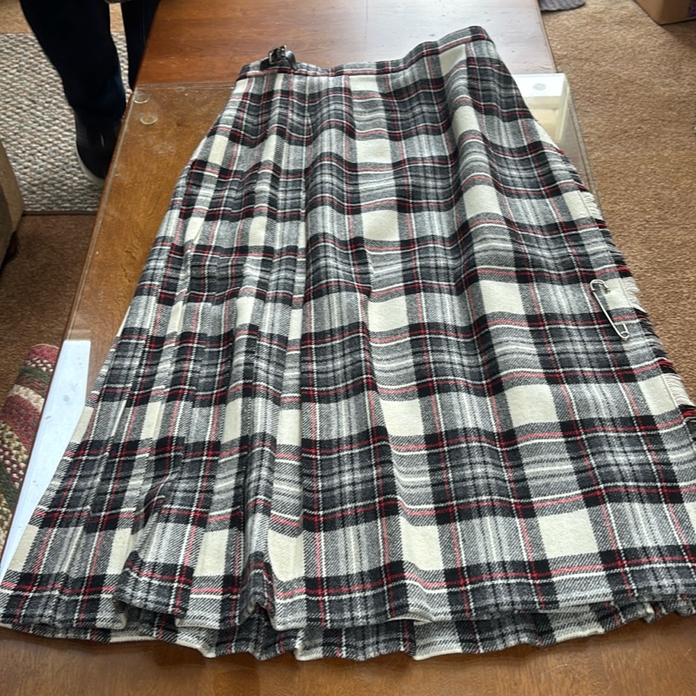 Pleated kilt size 8